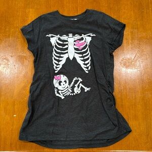 Skeleton maternity shirt